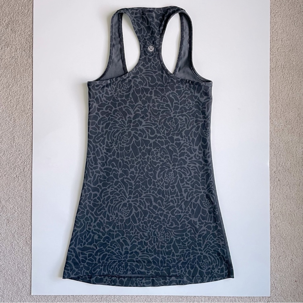 Lululemon - Picture 2 of 10